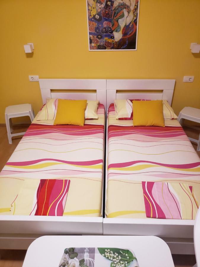 Sunshine Split Apartment Bagian luar foto